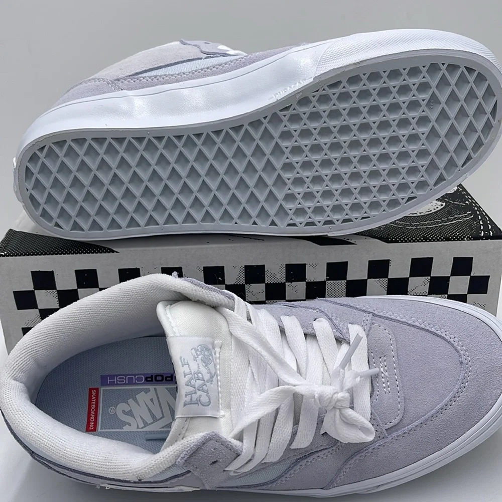 Vans WMNS Skate Half Cab
Light Blue/White
VN0A5KYABGX Sneakers - Picture 4 of 16